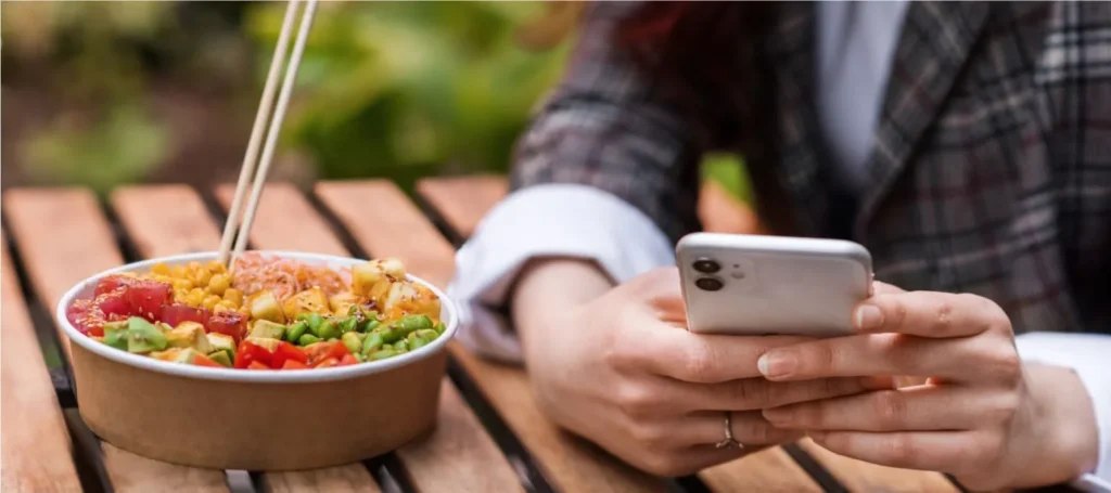 how to save money in Dubai with healthy meal plans